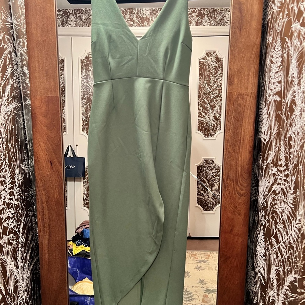 Elegant Green Sleeveless Dress